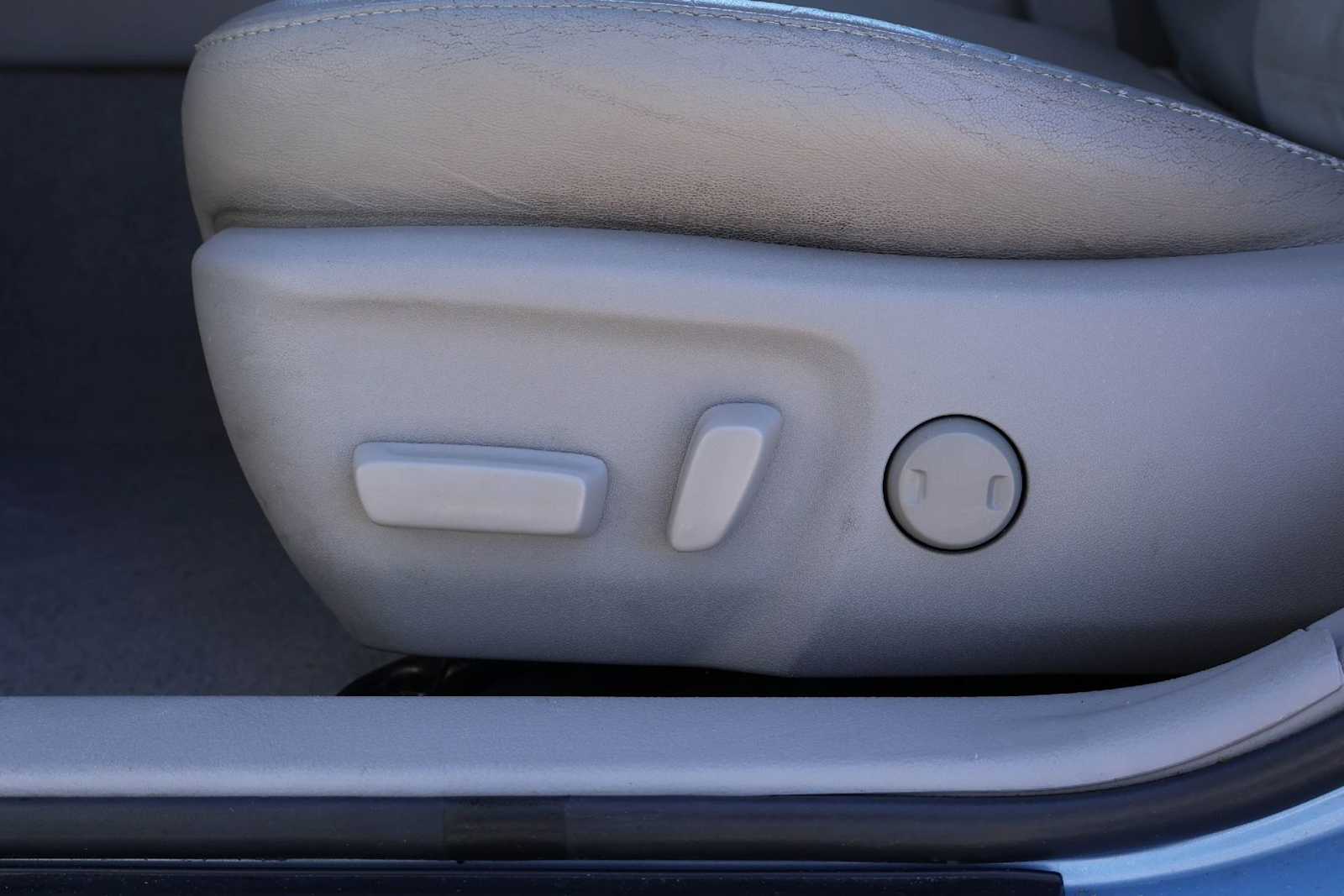 Thumbnail: 2013 Toyota Camry - 24