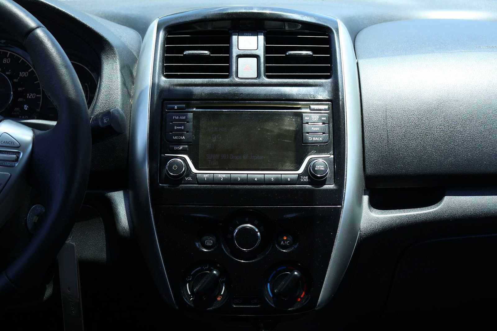 Thumbnail: 2016 Nissan Versa Note - 16