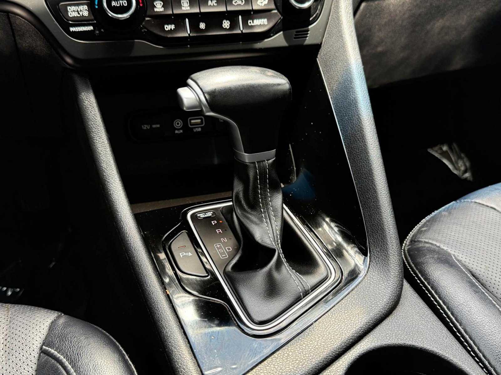 2017 Kia Niro Touring 17