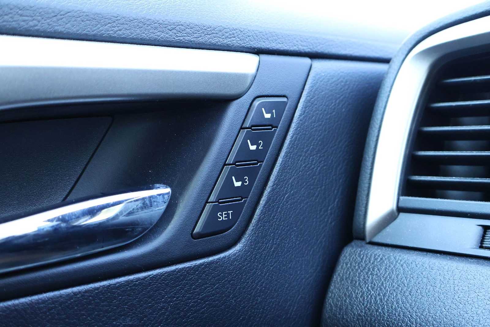 Thumbnail: 2020 Lexus RX - 24