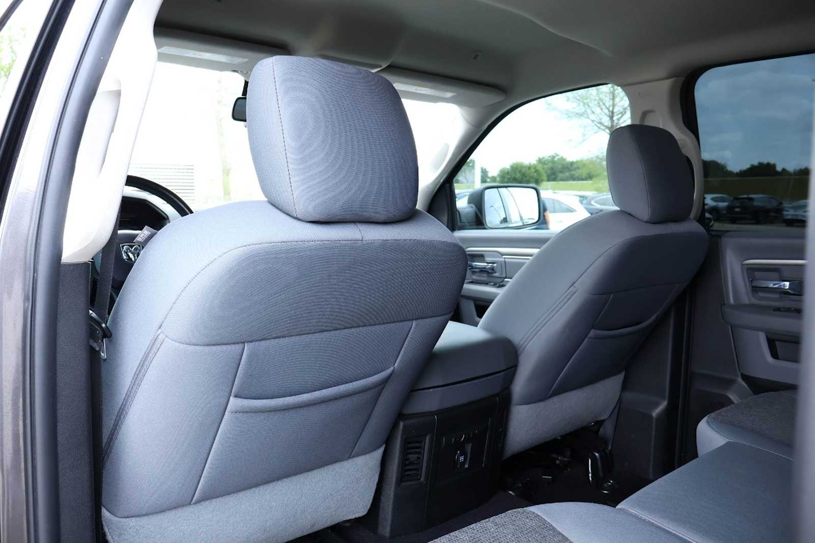 Thumbnail: 2019 RAM 1500 Classic - 12