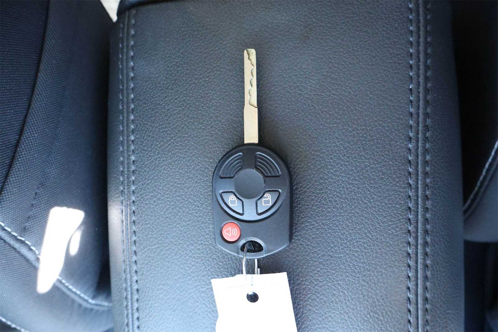 Thumbnail: 2015 Ford Escape - 20