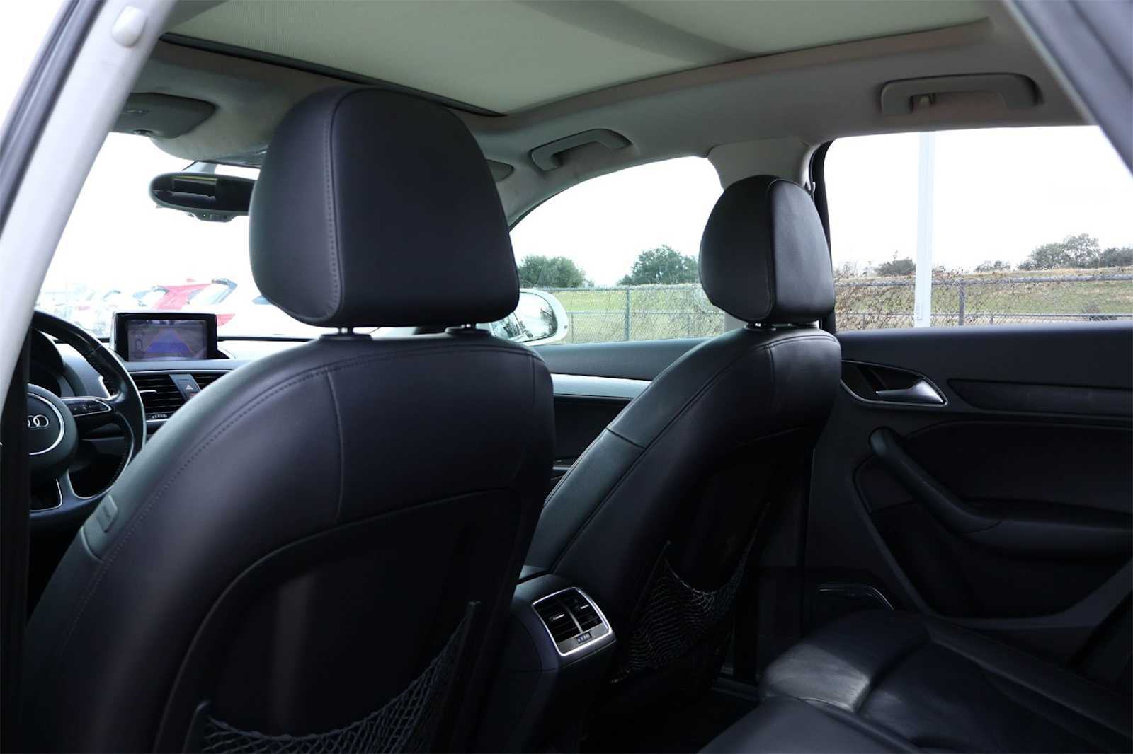 Thumbnail: 2015 Audi Q3 - 12