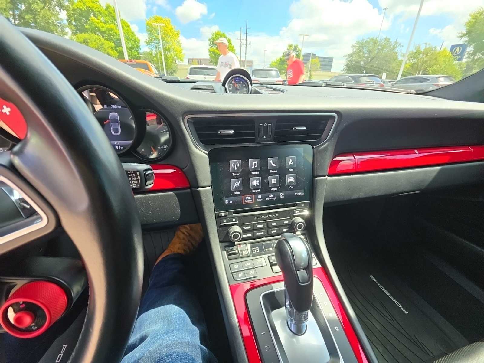 Thumbnail: 2017 Porsche 911 - 10