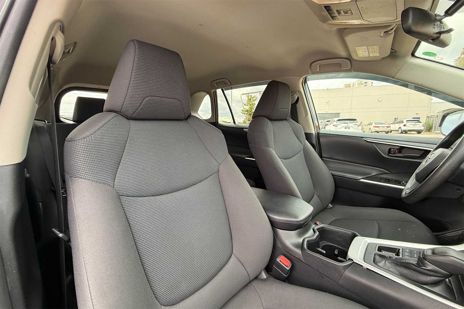 Thumbnail: 2022 Toyota RAV4 - 14