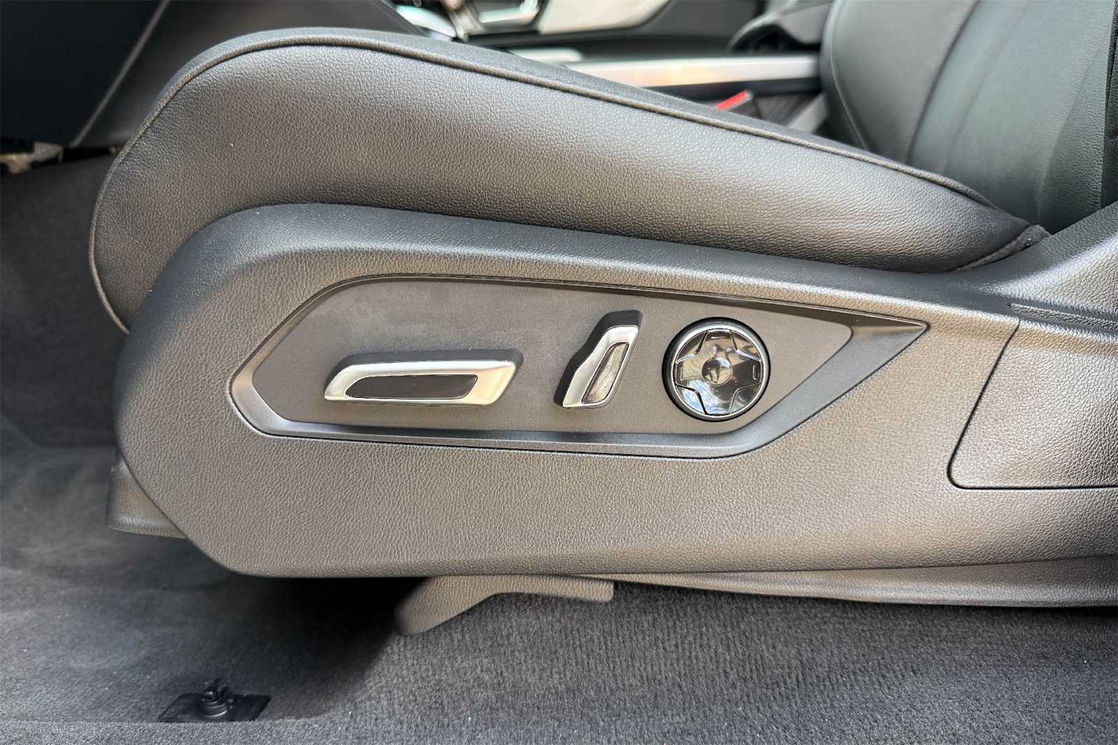 Thumbnail: 2025 Acura MDX - 24