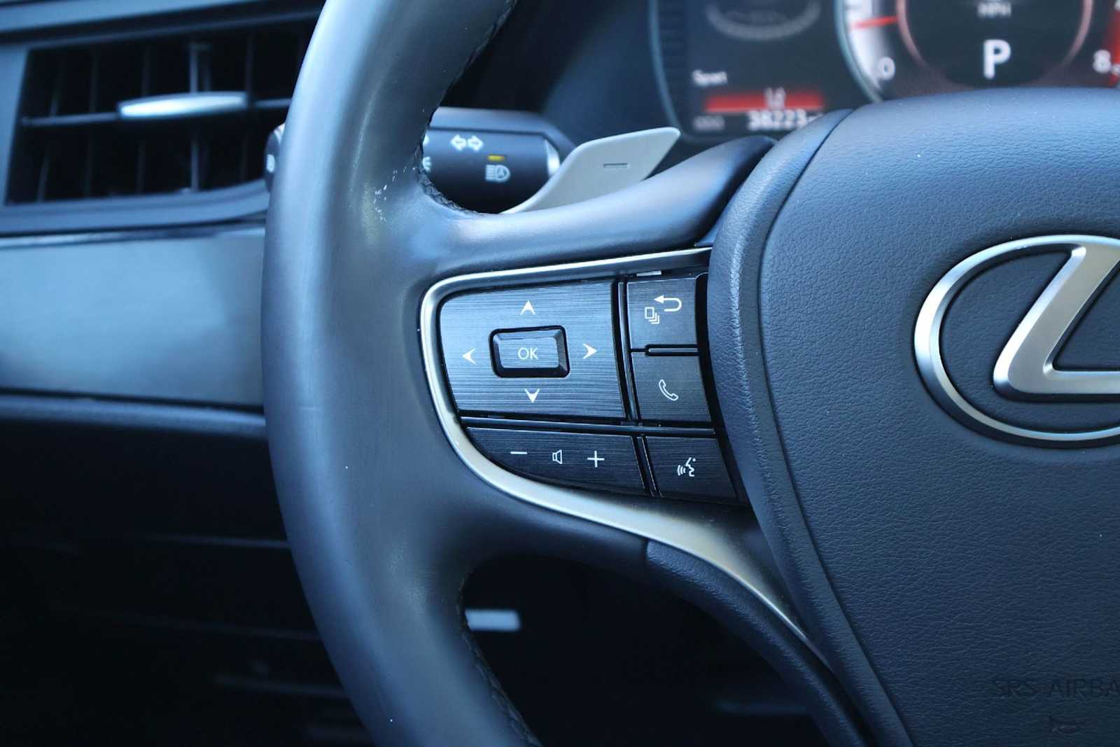 Thumbnail: 2023 Lexus ES - 22