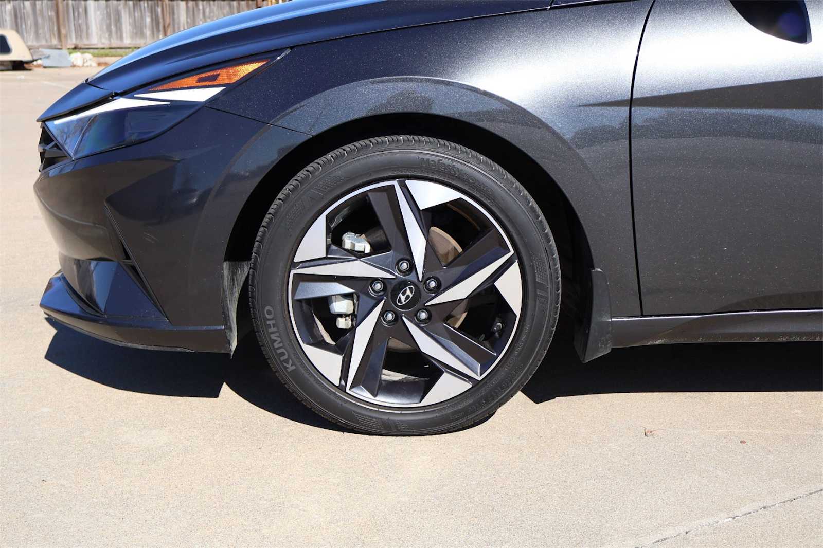 Thumbnail: 2023 Hyundai Elantra - 8