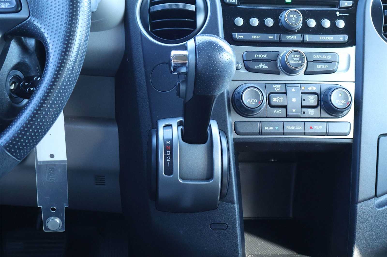 Thumbnail: 2013 Honda Pilot - 17