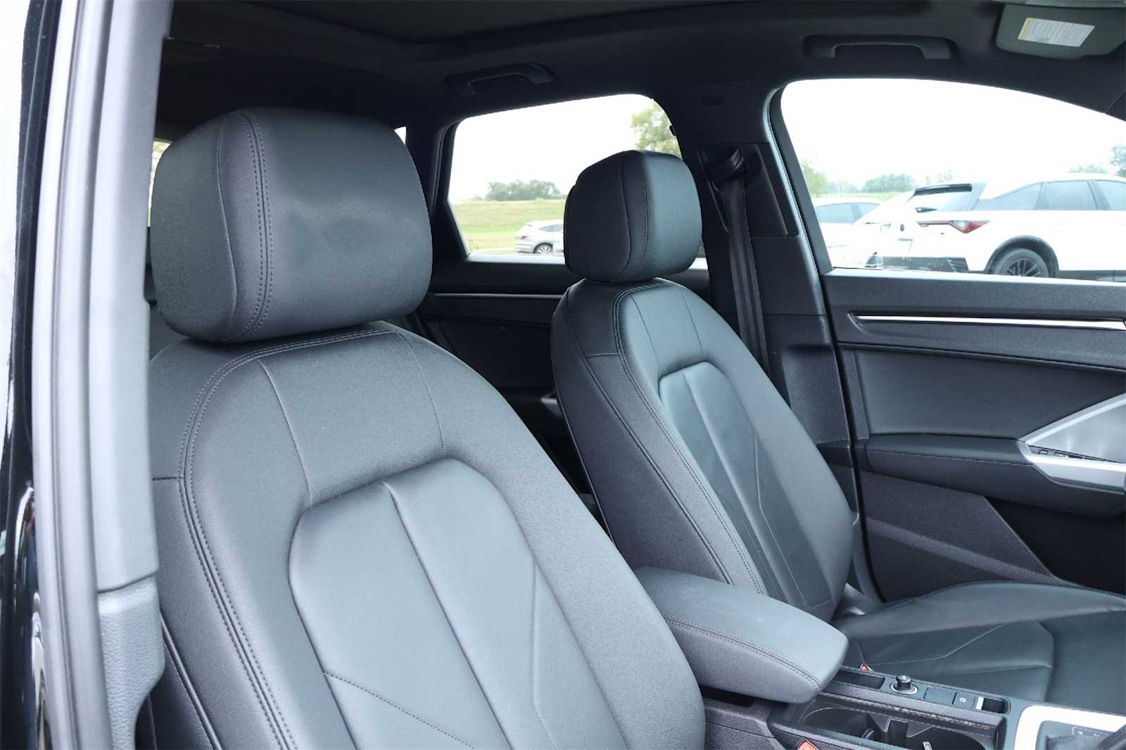 Thumbnail: 2022 Audi Q3 - 14