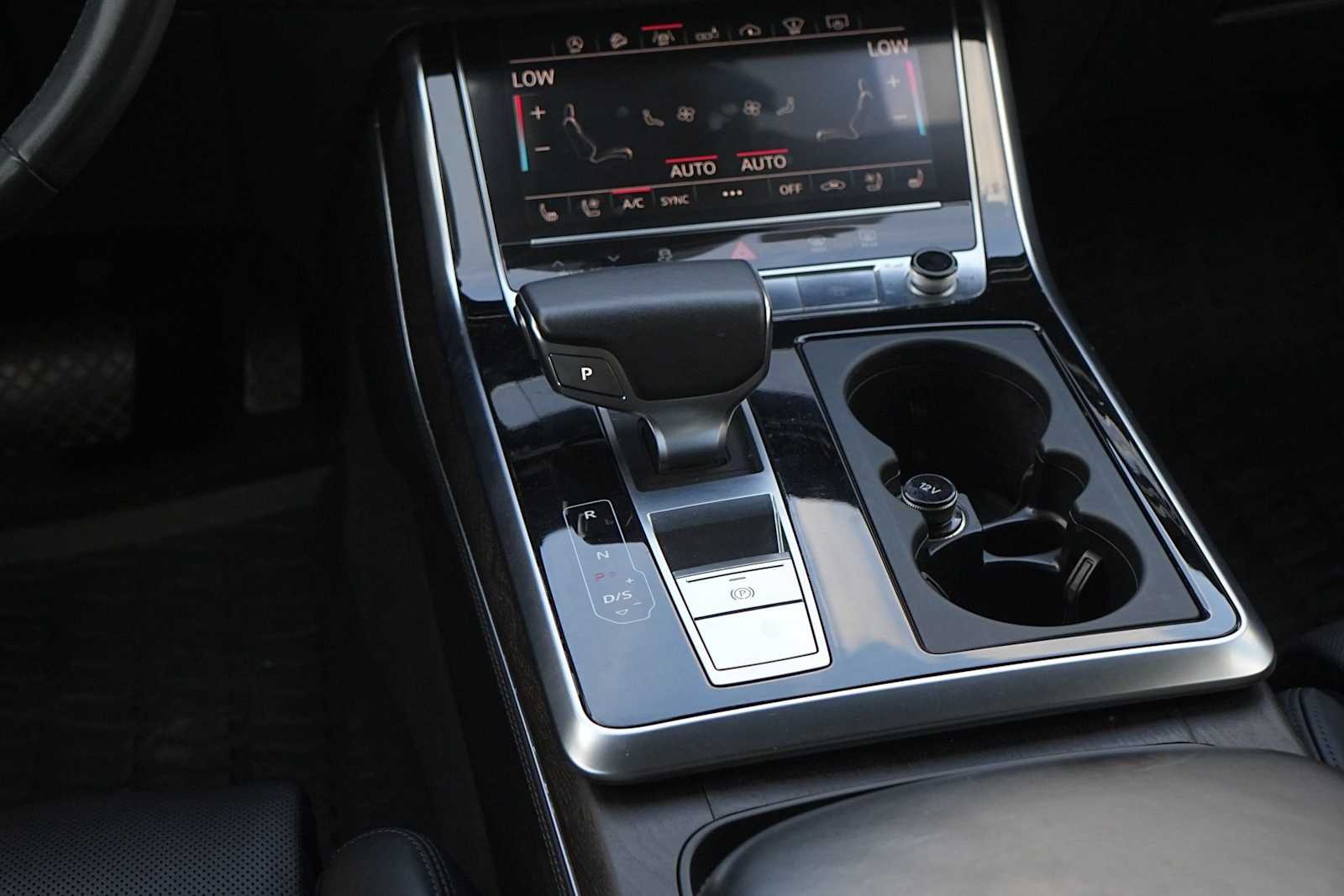 Thumbnail: 2019 Audi Q8 - 20