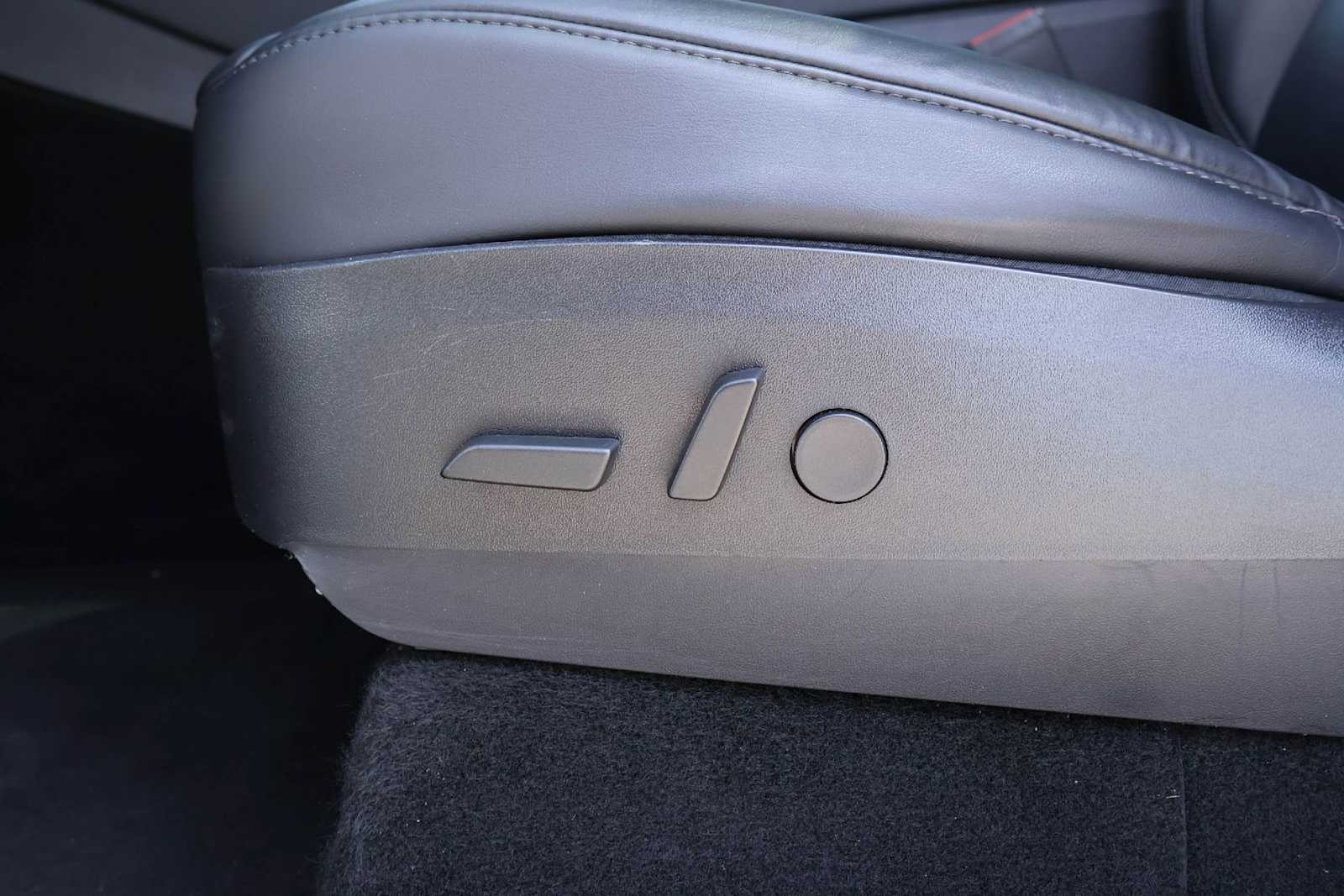 Thumbnail: 2020 Tesla Model Y - 24