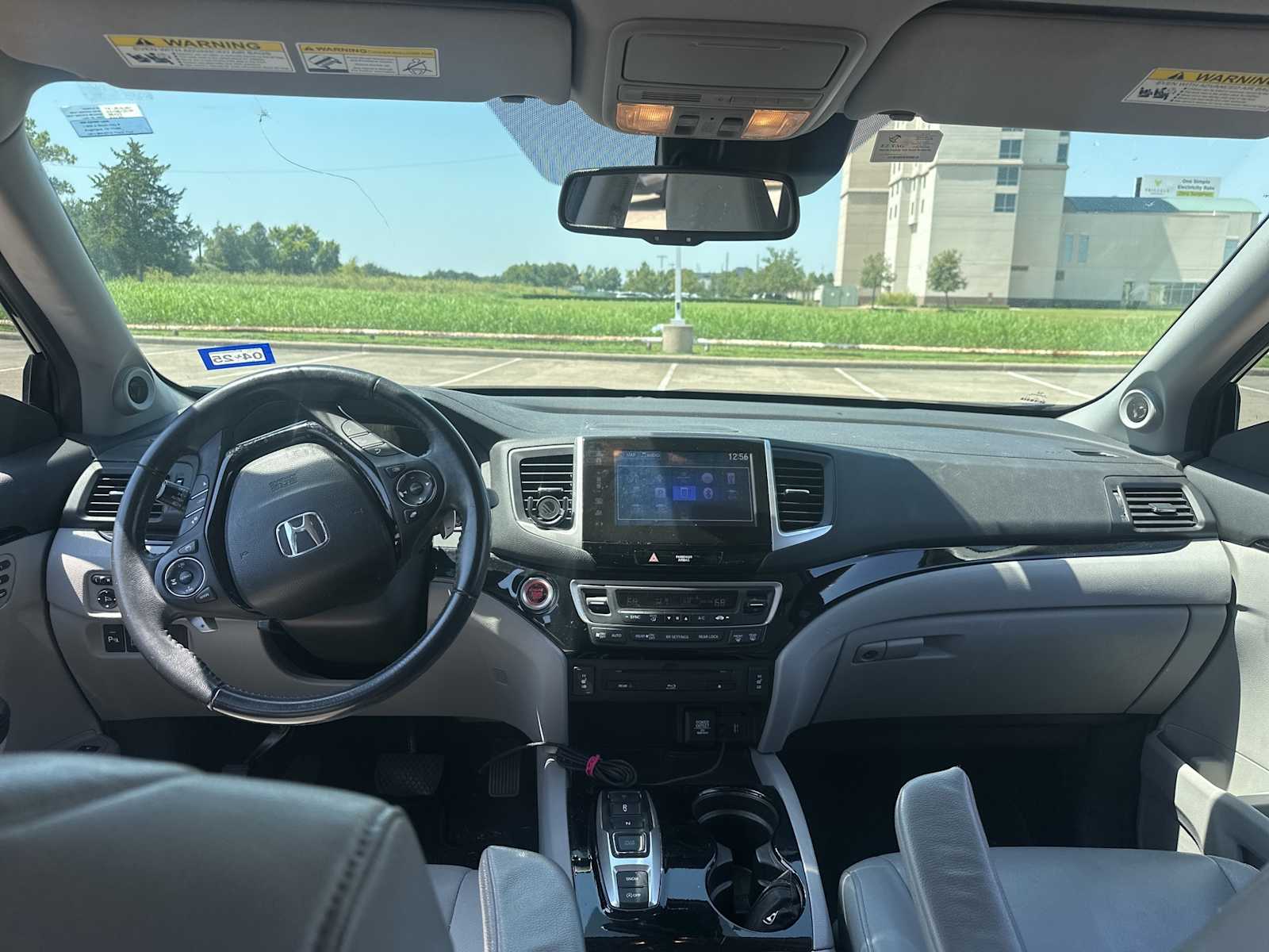 Thumbnail: 2017 Honda Pilot - 9