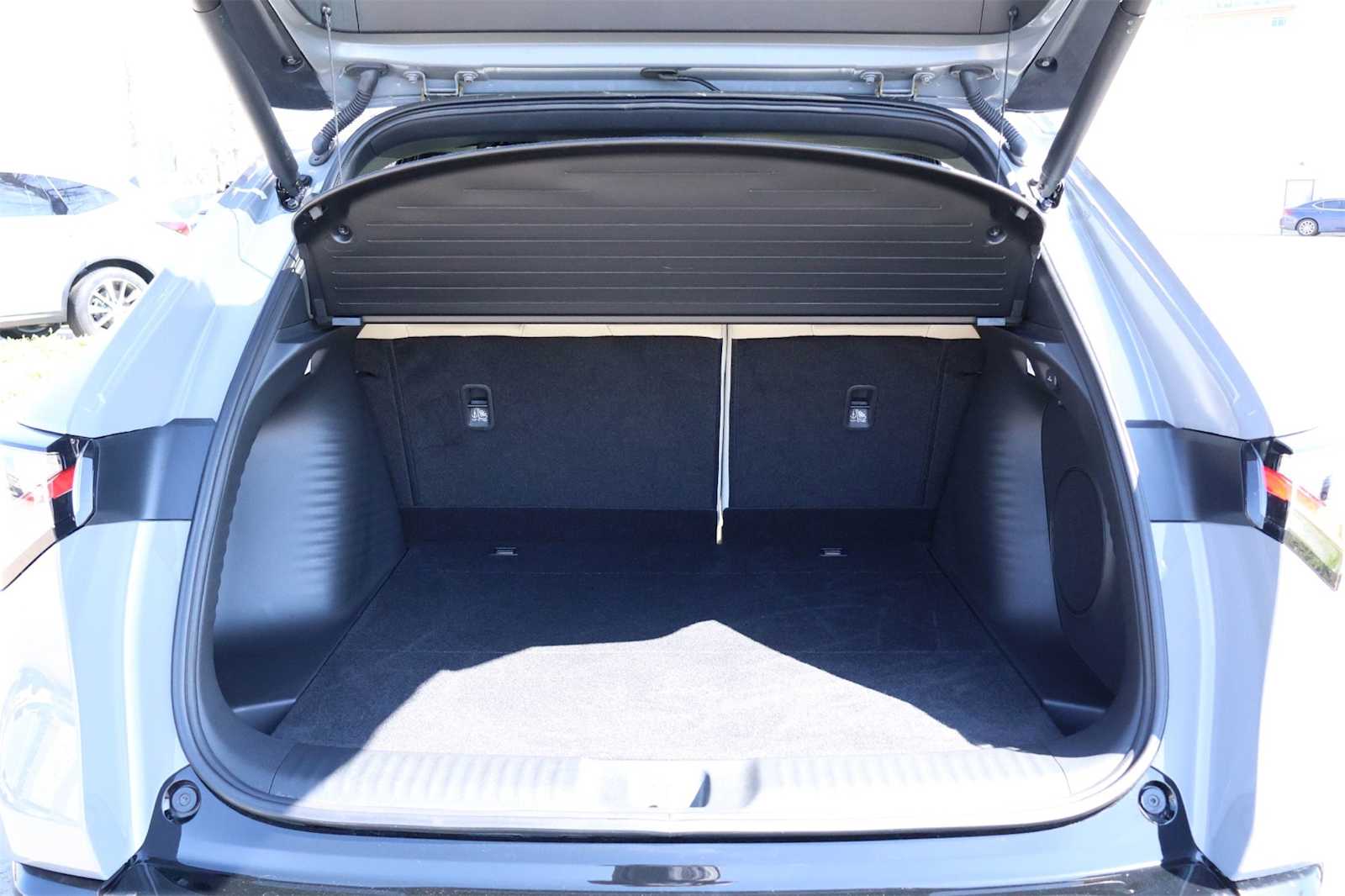 Thumbnail: 2025 Acura ADX - 19