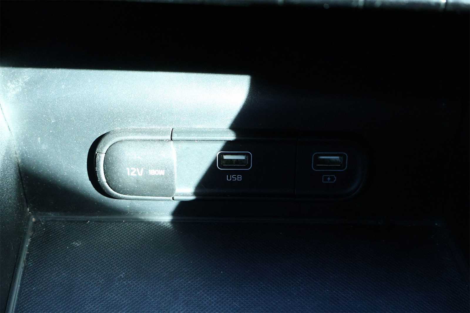 Thumbnail: 2022 Kia K5 - 27