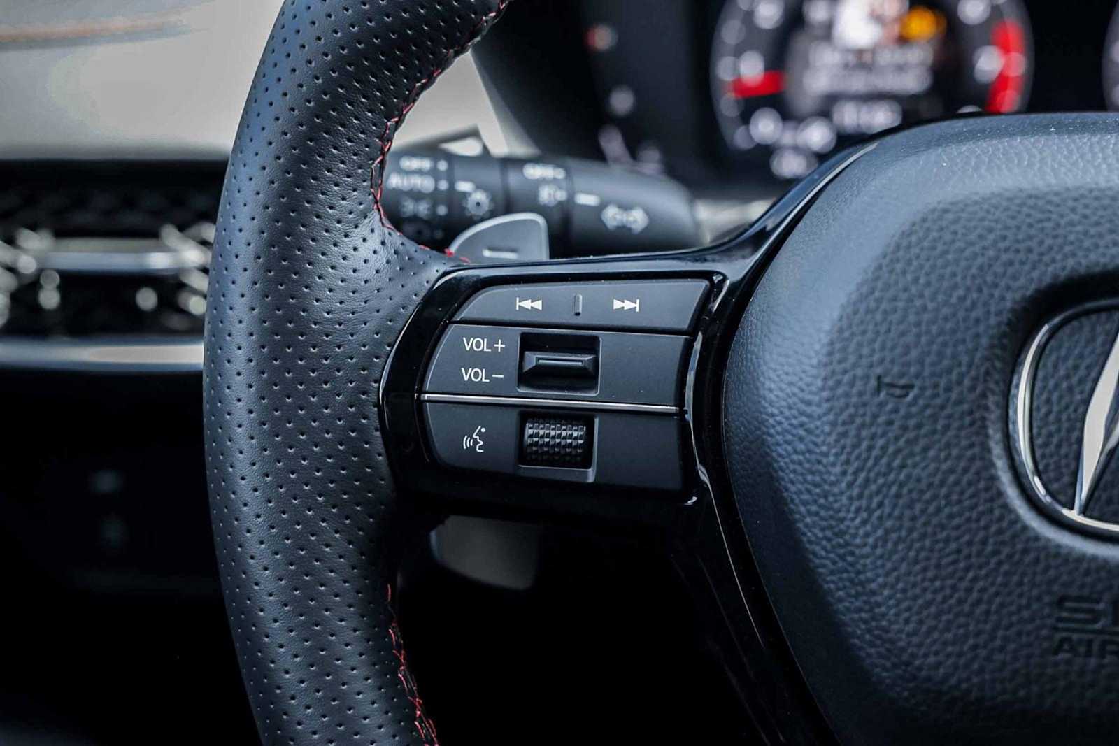 Thumbnail: 2025 Acura ADX - 19