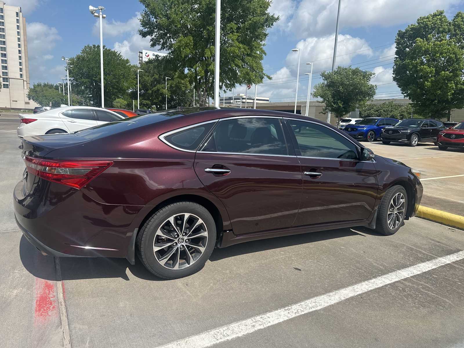 Thumbnail: 2016 Toyota Avalon - 5