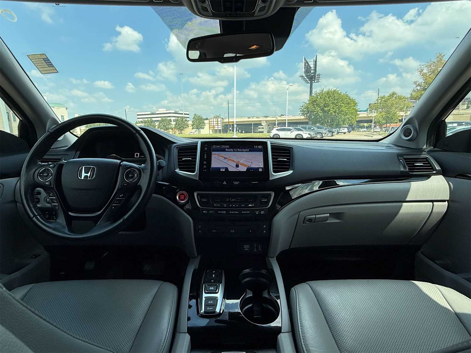 Thumbnail: 2018 Honda Pilot - 10