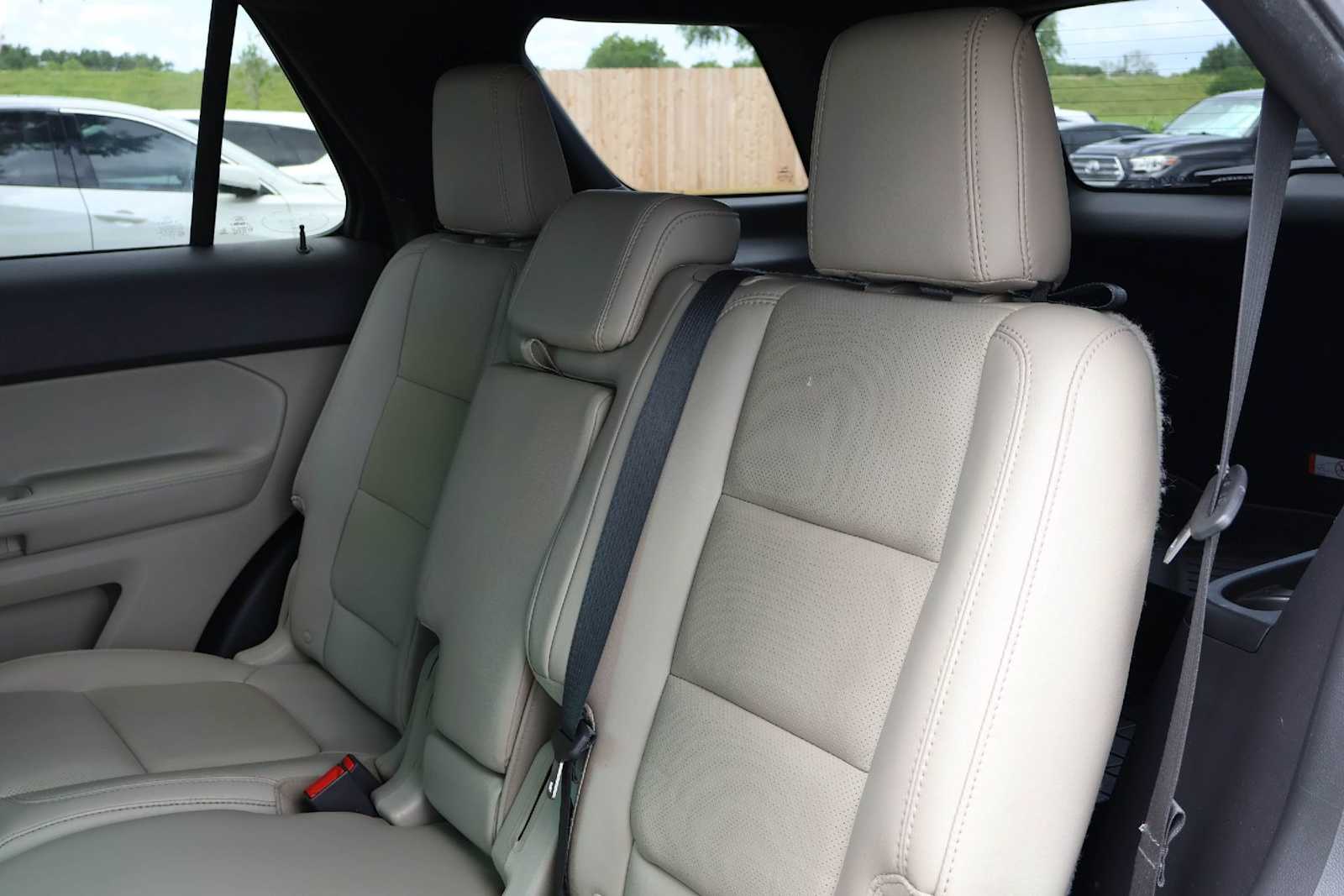 Thumbnail: 2015 Ford Explorer - 13