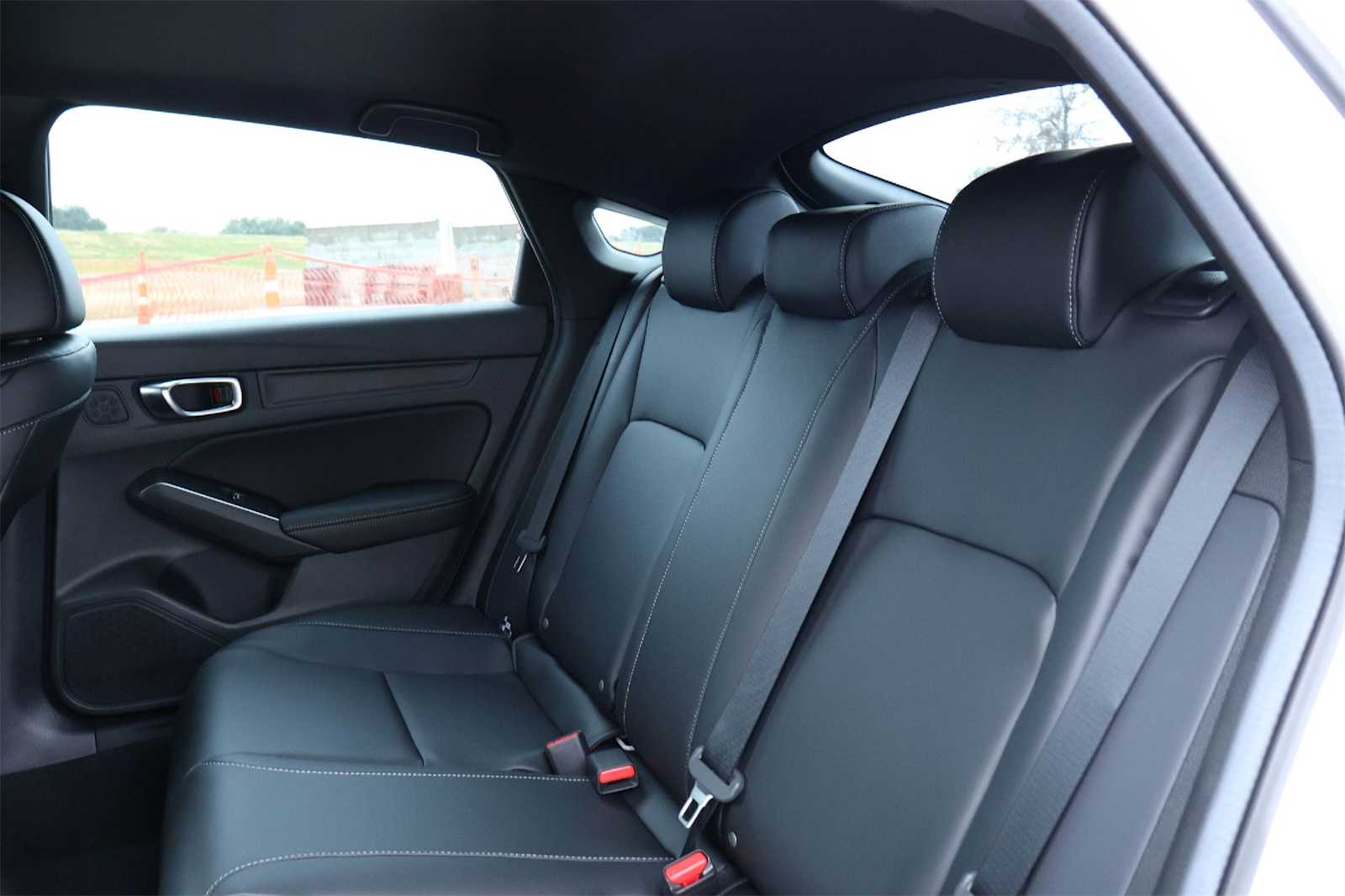 Thumbnail: 2025 Acura Integra - 13