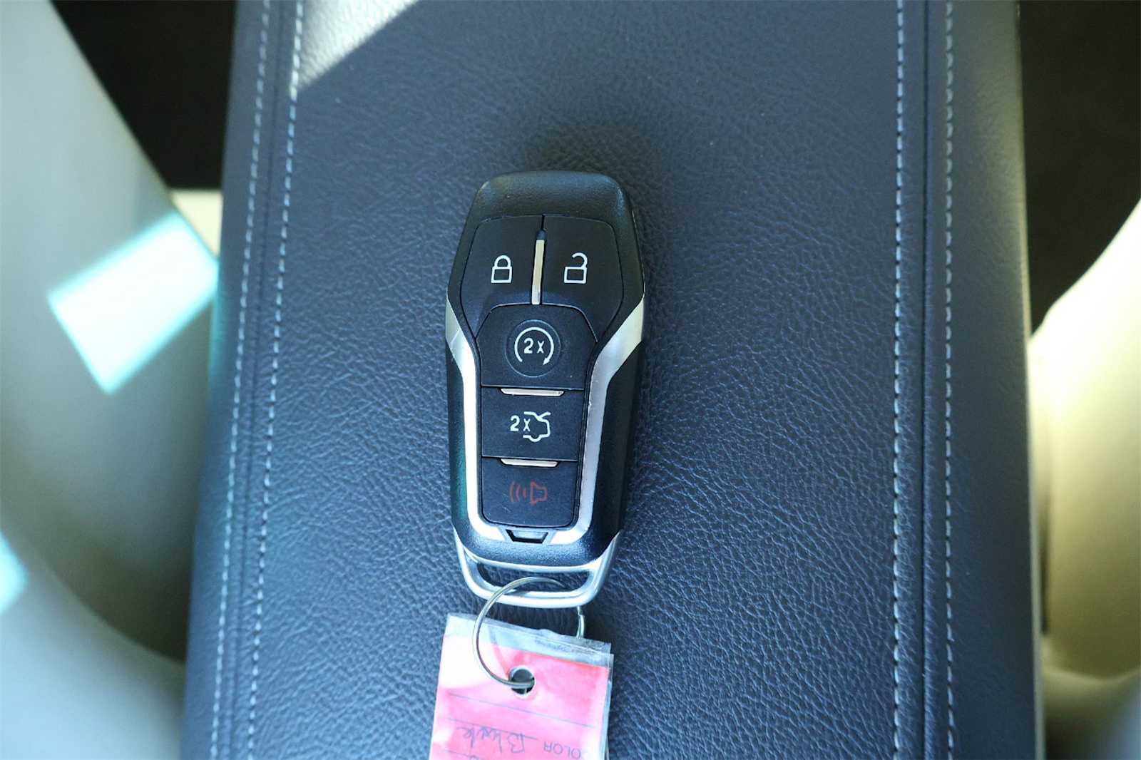 Thumbnail: 2014 Lincoln MKZ - 20