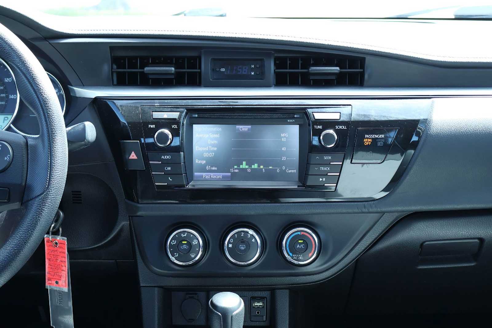 Thumbnail: 2016 Toyota Corolla - 16