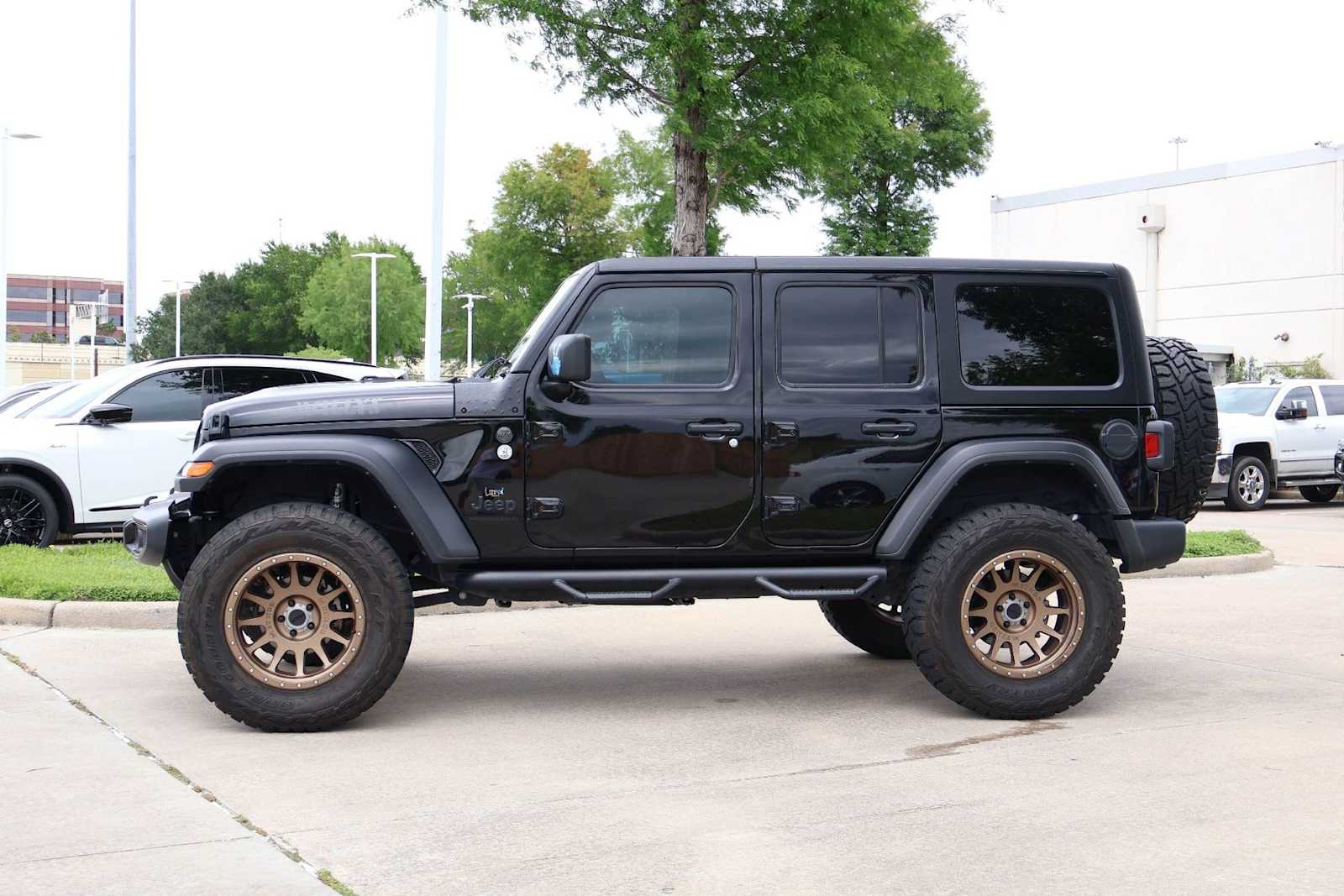 Thumbnail: 2023 Jeep Wrangler - 3