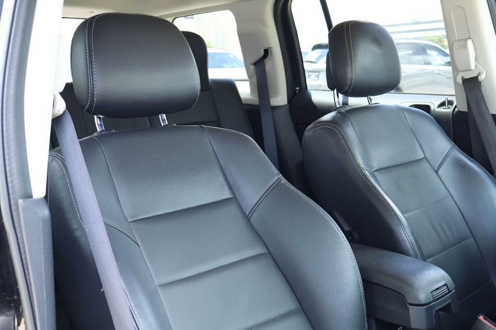 Thumbnail: 2016 Jeep Patriot - 14