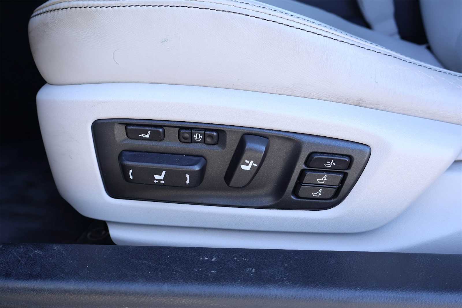 Thumbnail: 2014 Lexus GS - 24