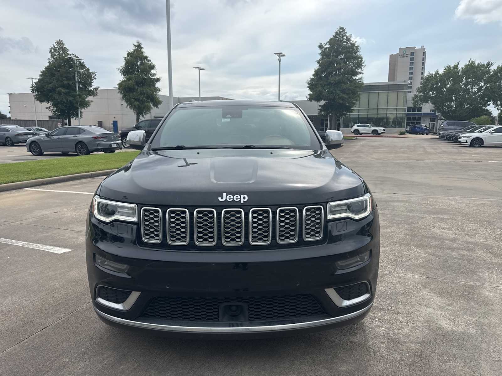 Thumbnail: 2017 Jeep Grand Cherokee - 2