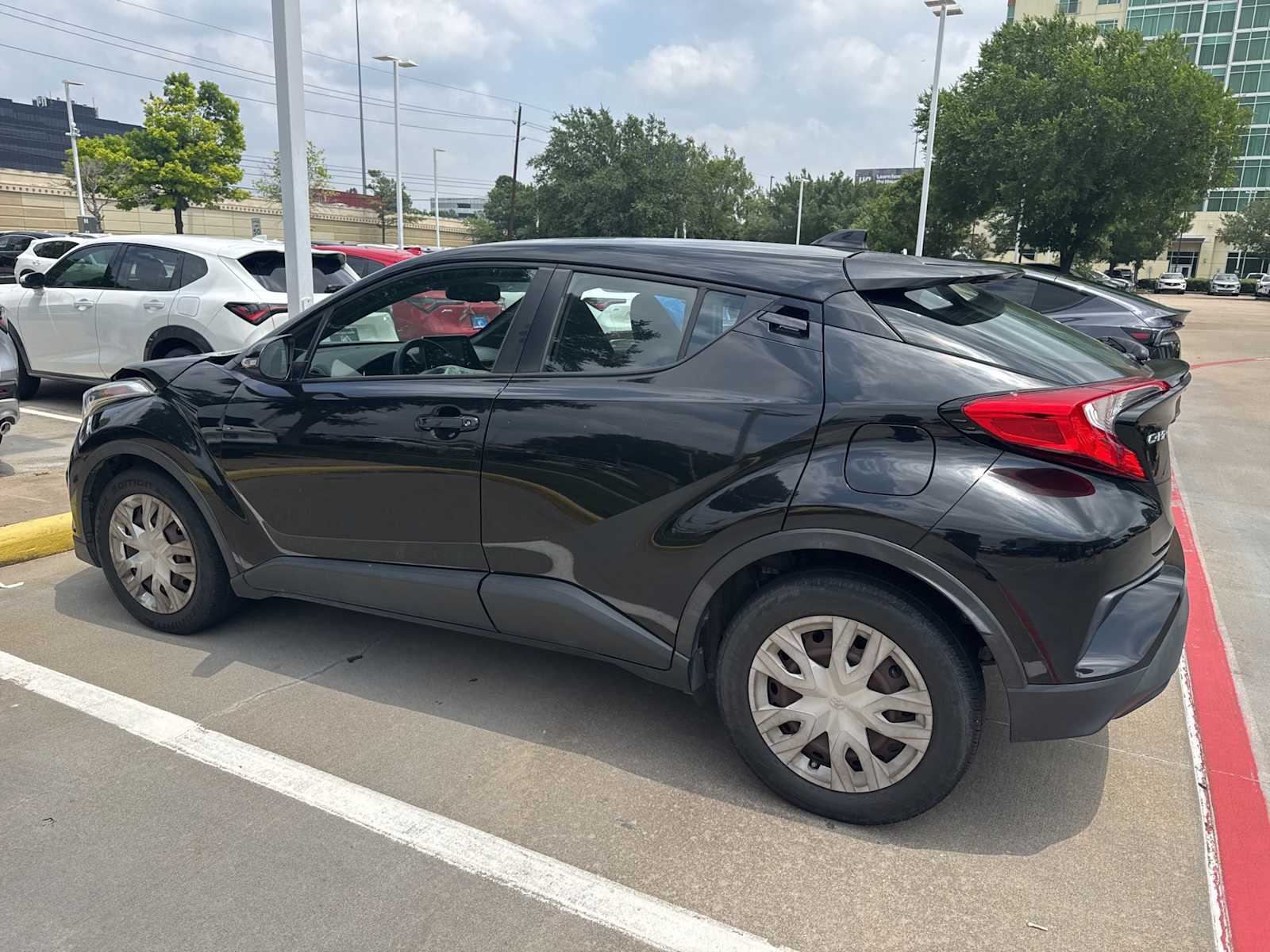 Thumbnail: 2019 Toyota C-HR - 4
