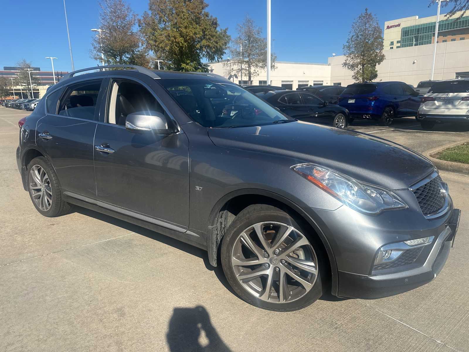 Thumbnail: 2017 INFINITI QX50 - 3