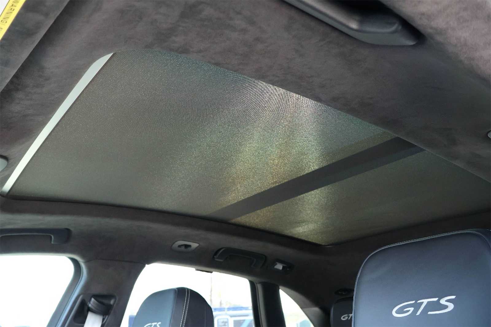 Thumbnail: 2017 Porsche Macan - 28