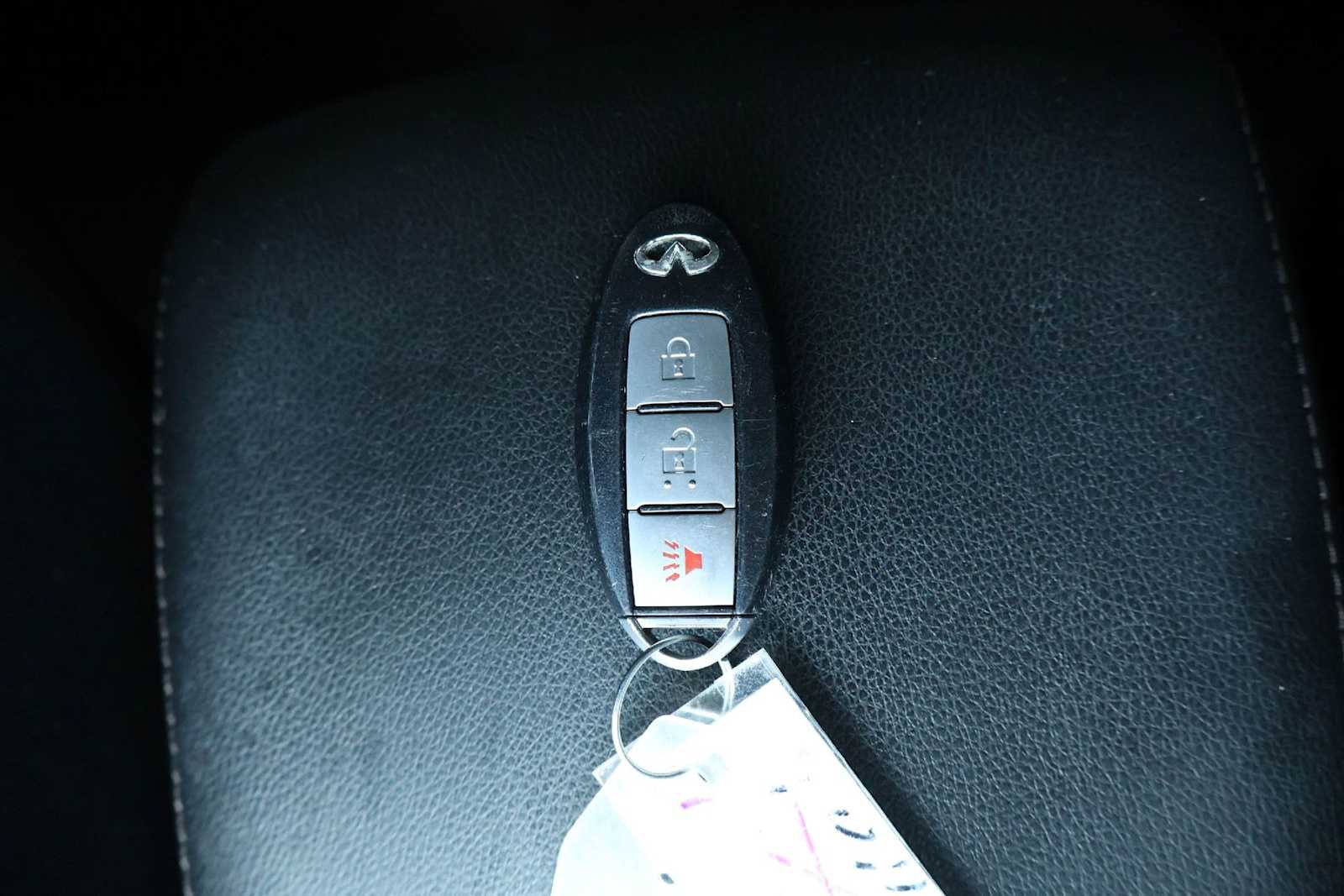 Thumbnail: 2011 INFINITI FX35 - 20