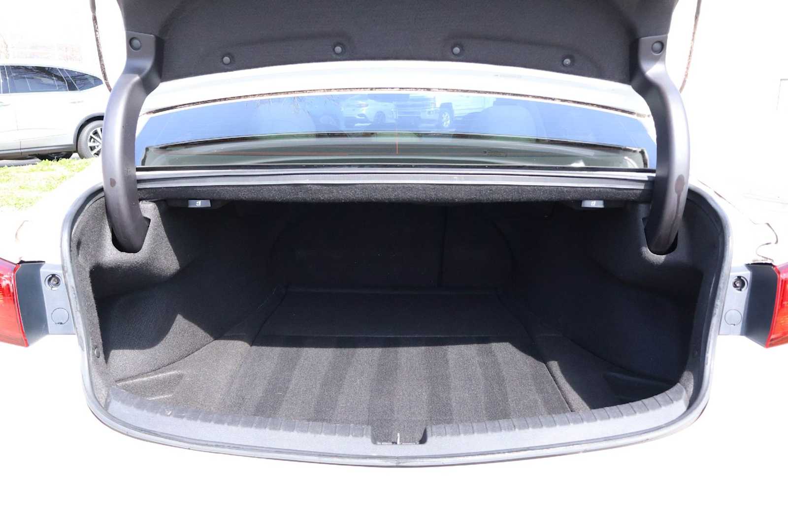 Thumbnail: 2018 Acura TLX - 19