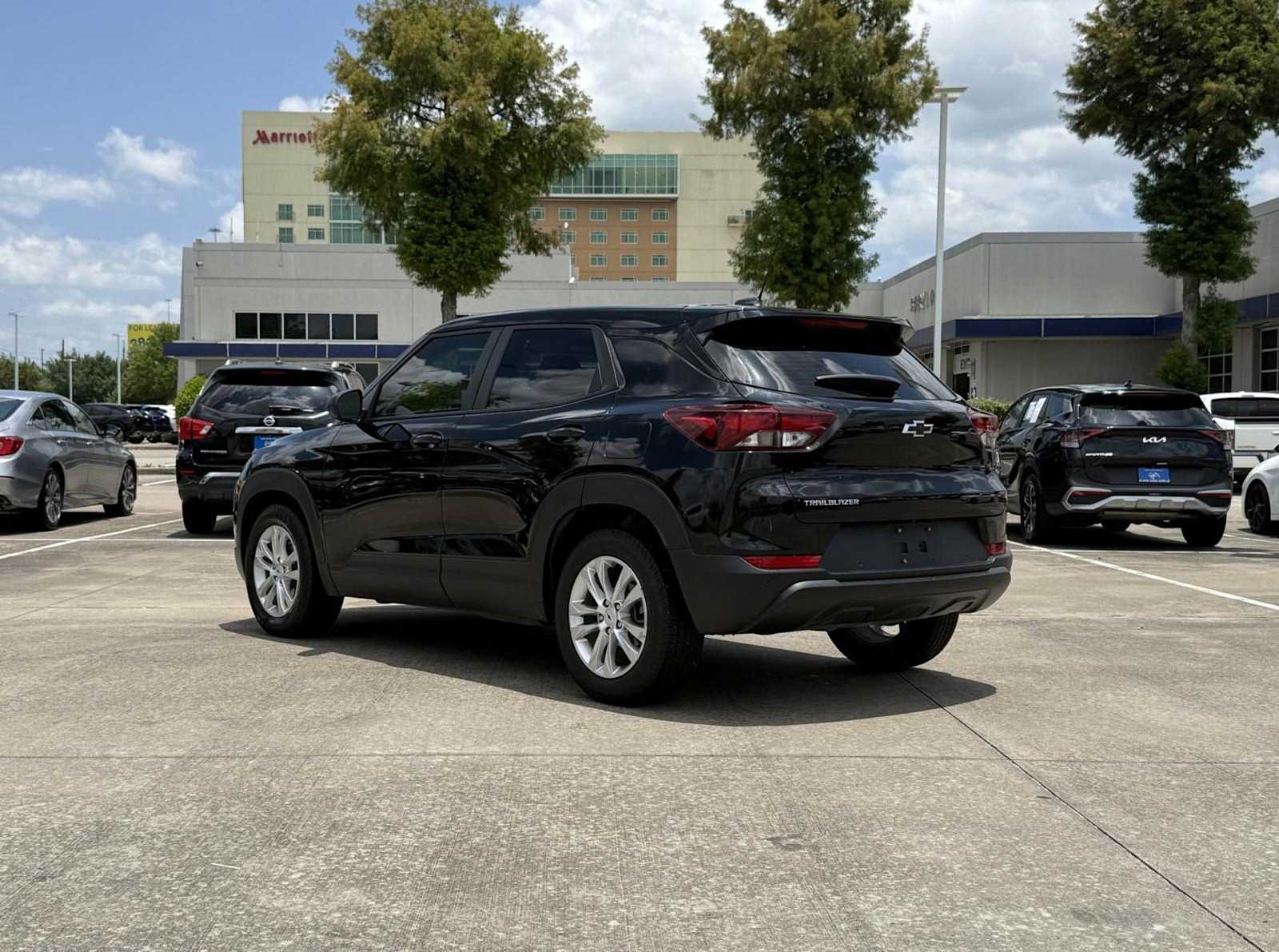 Thumbnail: 2021 Chevrolet TrailBlazer - 4