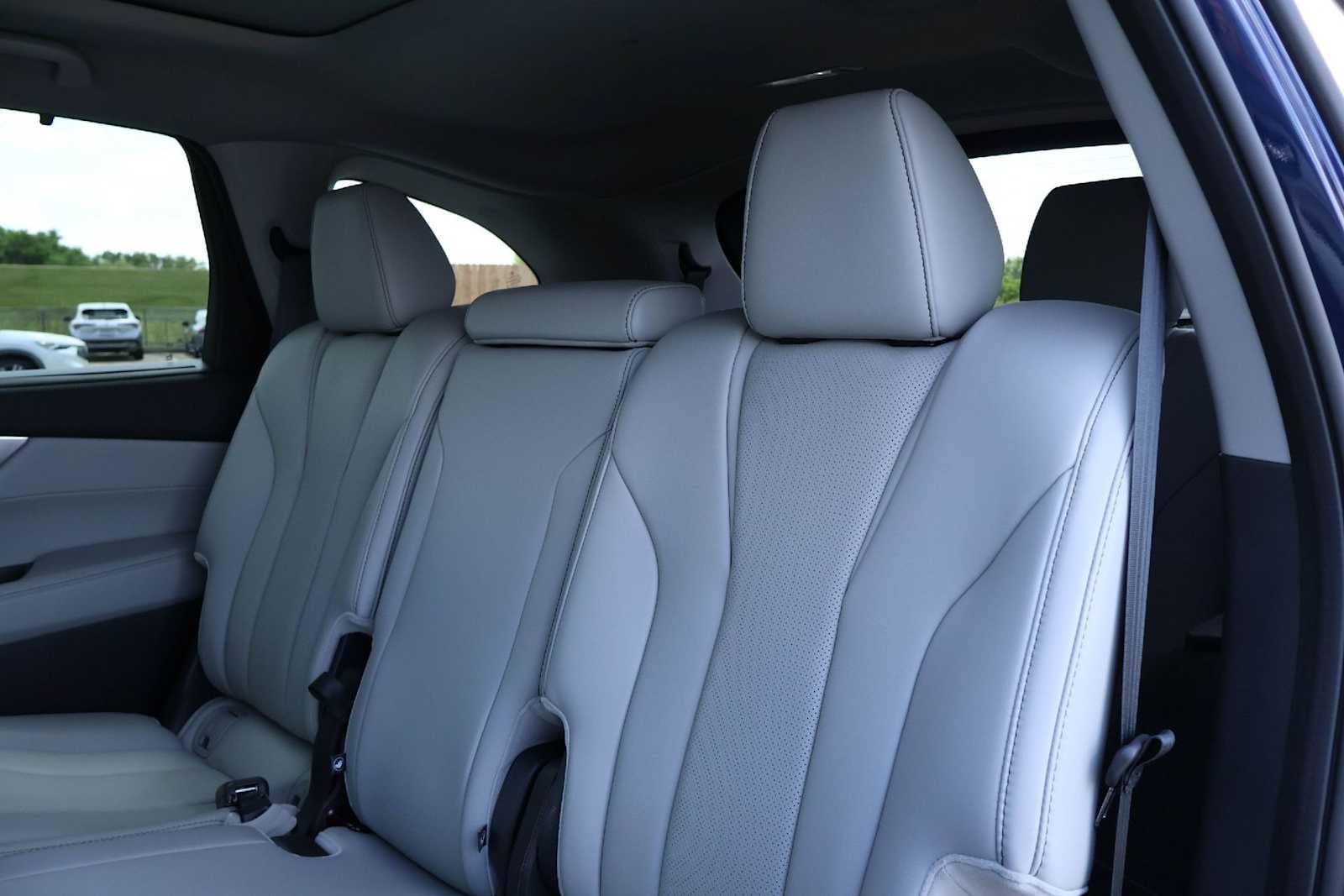 Thumbnail: 2023 Acura MDX - 13