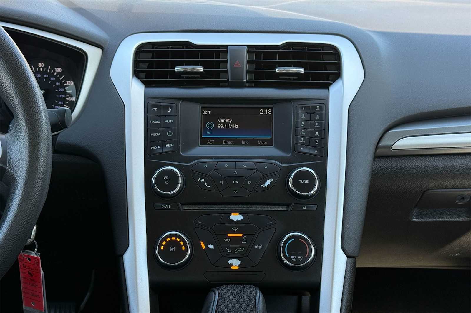 Thumbnail: 2014 Ford Fusion - 16