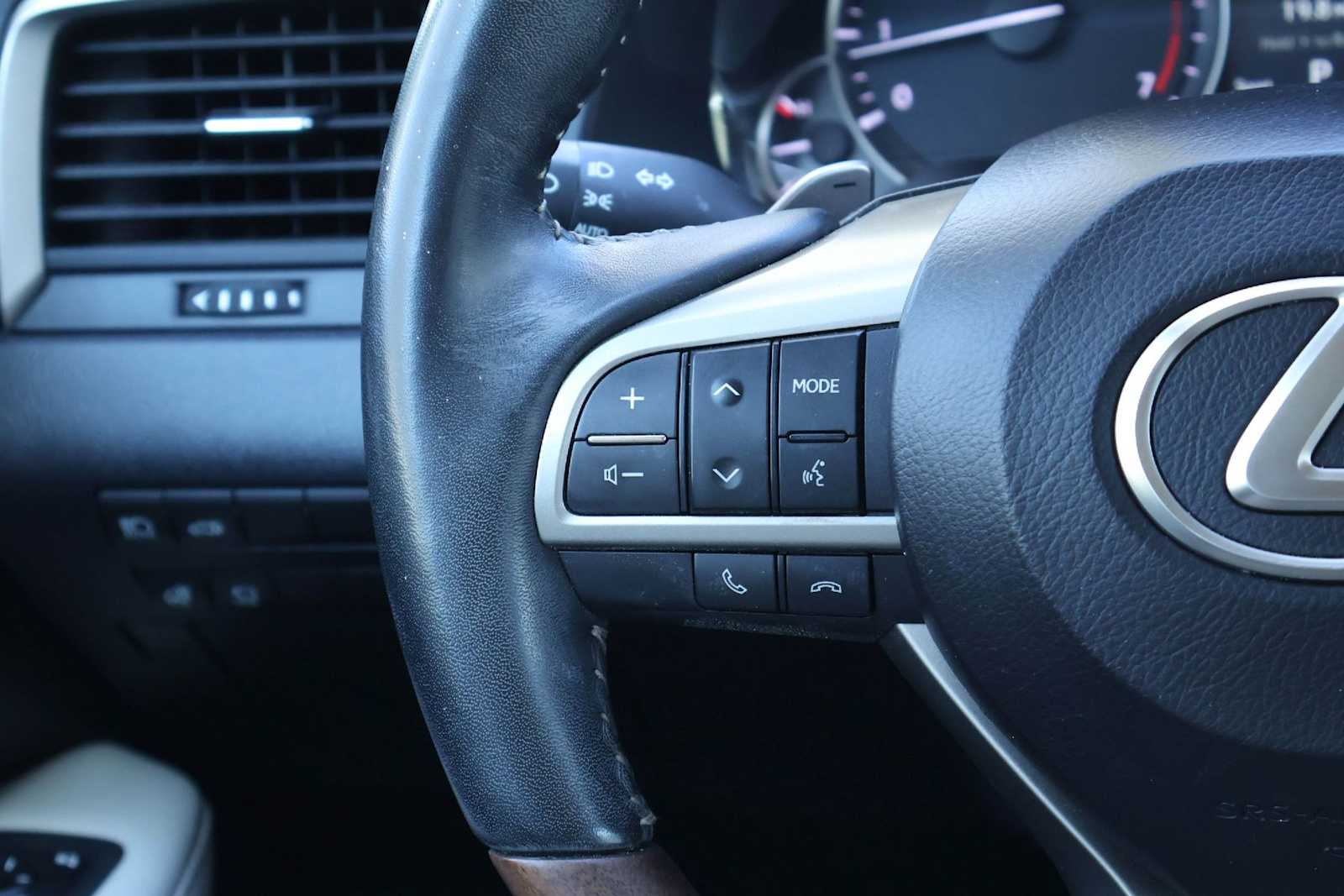 Thumbnail: 2020 Lexus RX - 21