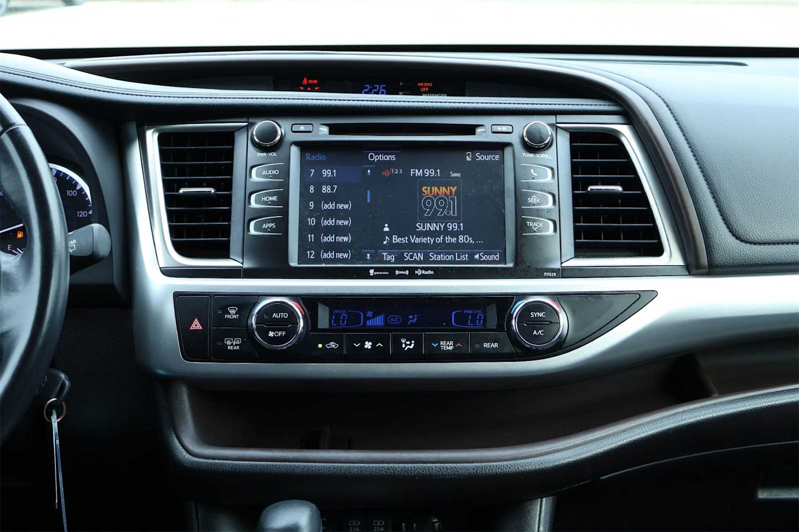 Thumbnail: 2018 Toyota Highlander - 16