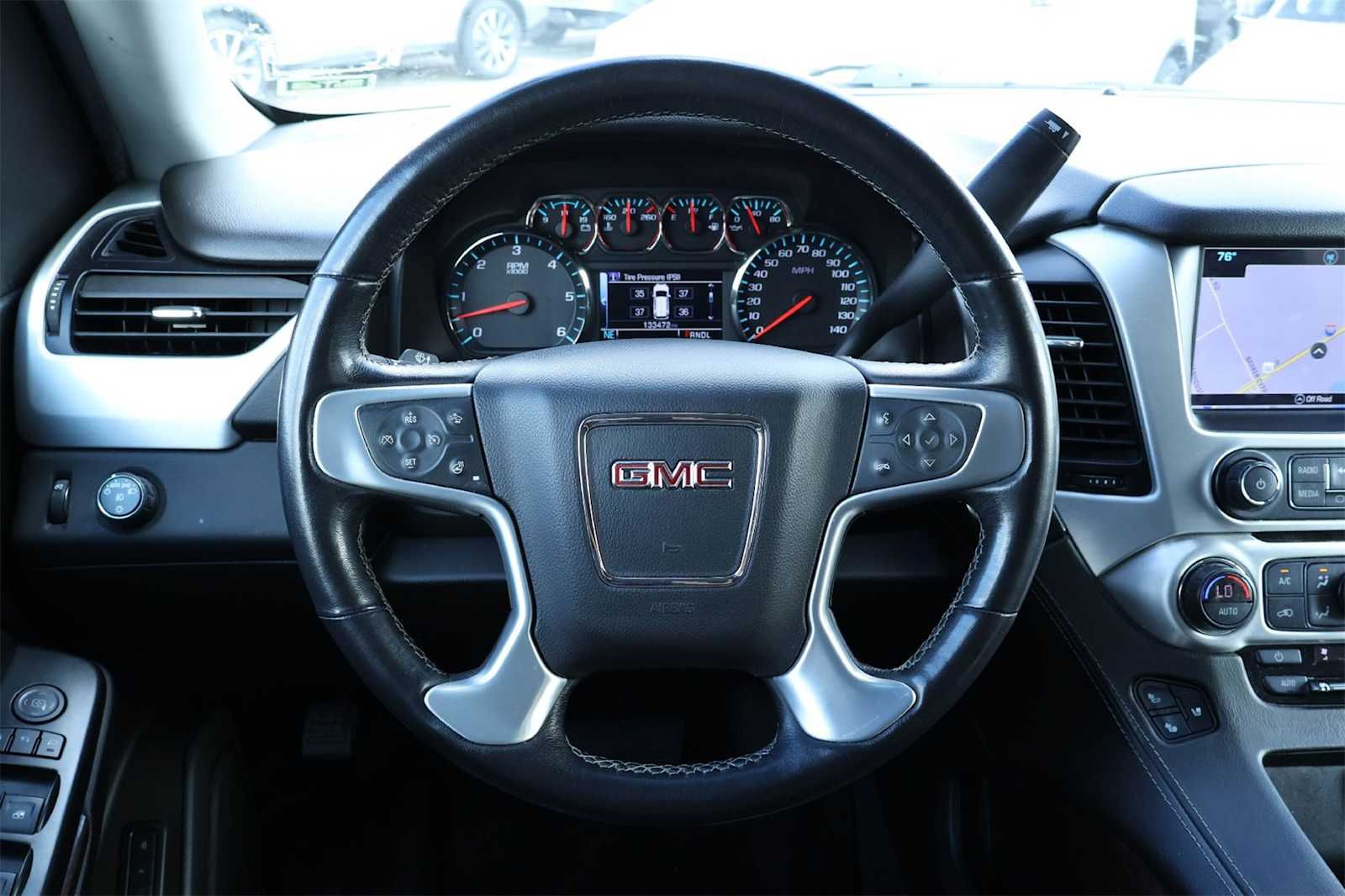 Thumbnail: 2019 GMC Yukon XL - 15