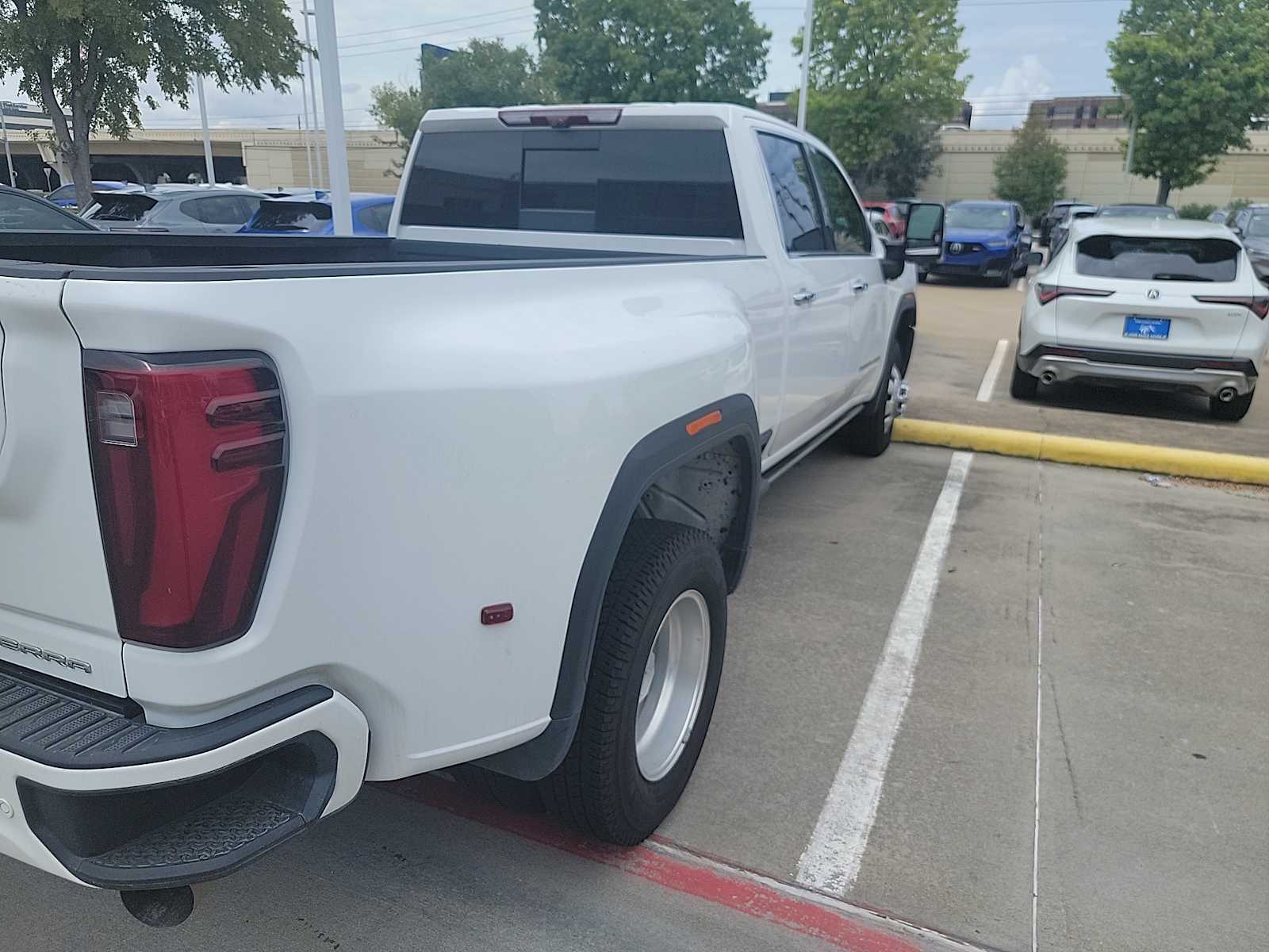 Thumbnail: 2024 GMC Sierra 3500 - 4