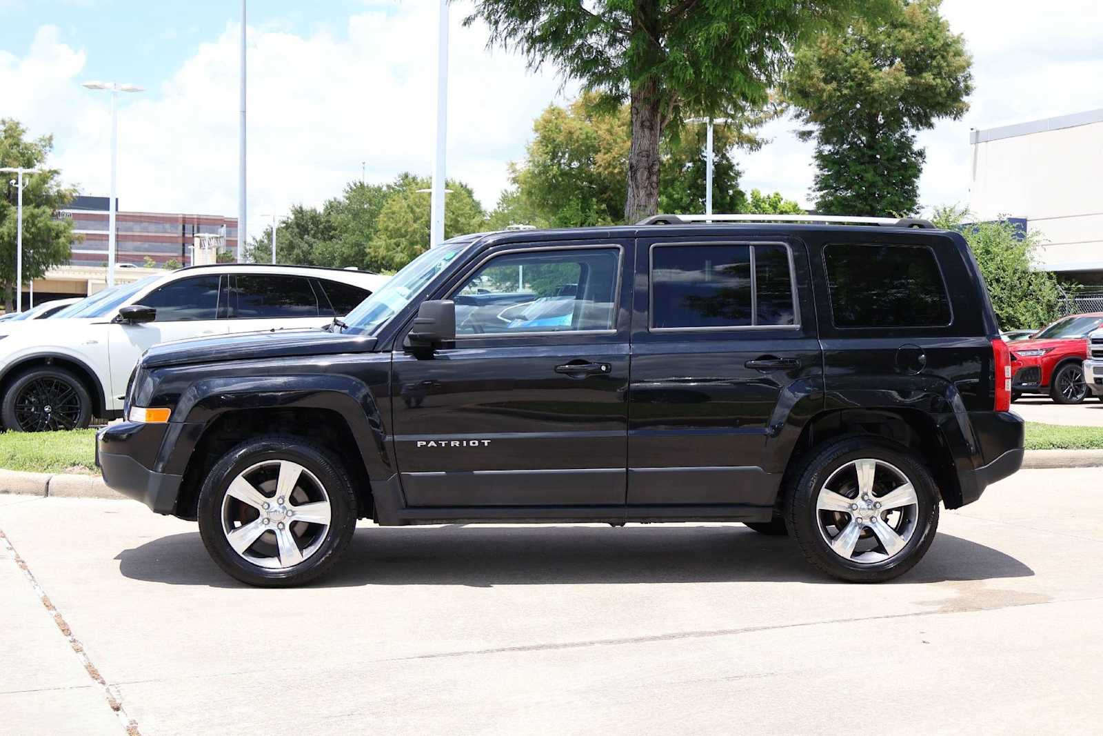 Thumbnail: 2016 Jeep Patriot - 3