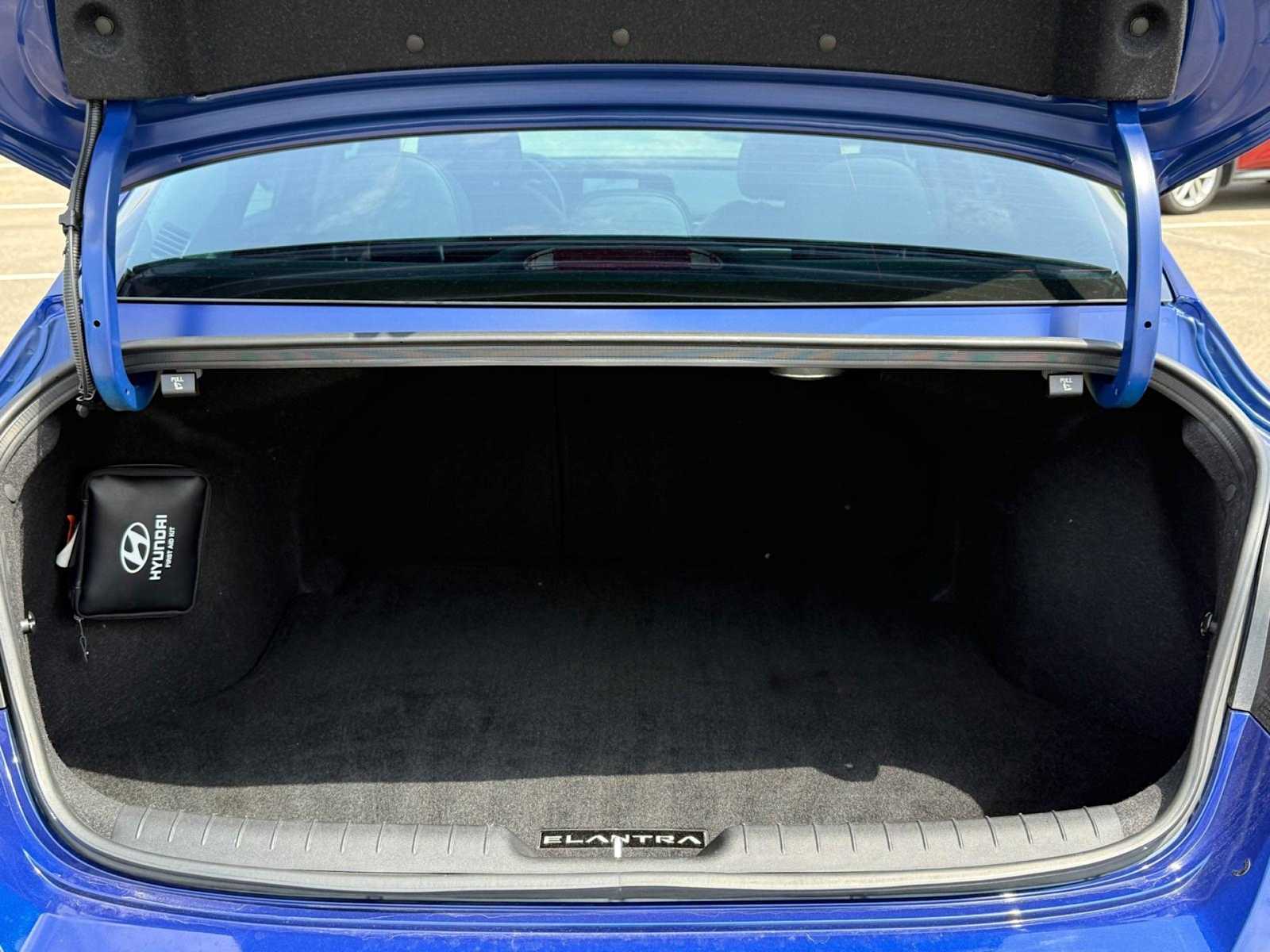 2023 Hyundai Elantra Limited Edition 19
