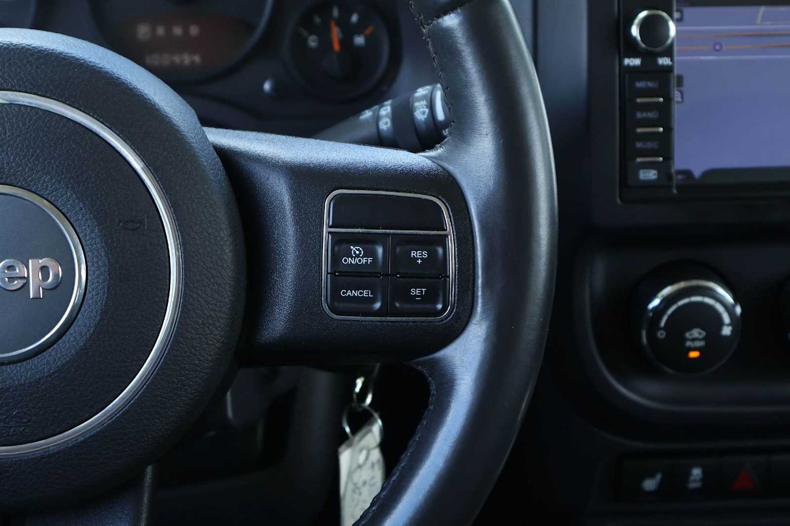 Thumbnail: 2016 Jeep Patriot - 23