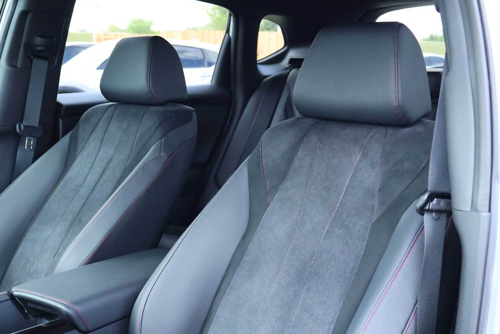 Thumbnail: 2025 Acura ADX - 11