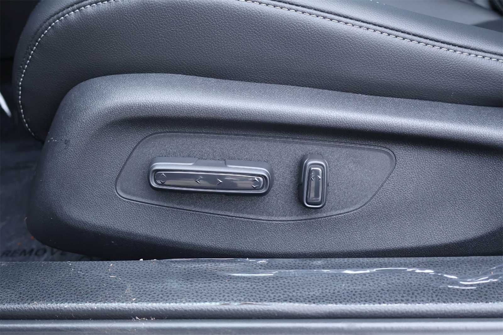 Thumbnail: 2025 Acura Integra - 24