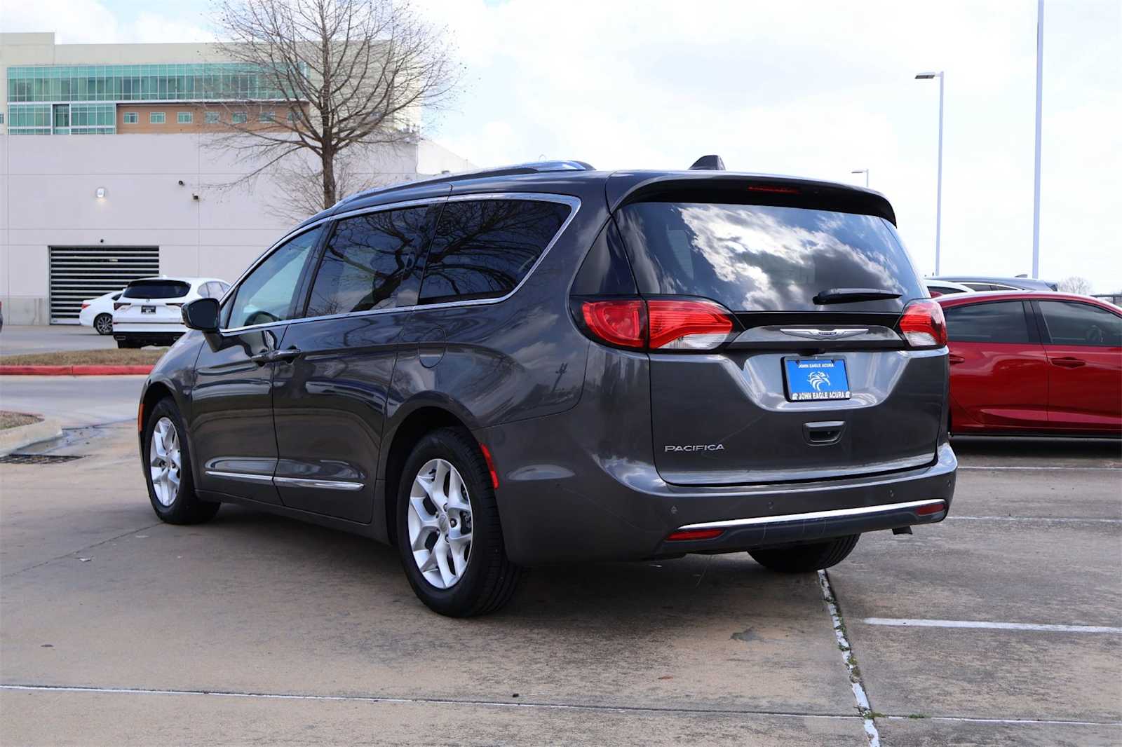 Thumbnail: 2020 Chrysler Pacifica - 4