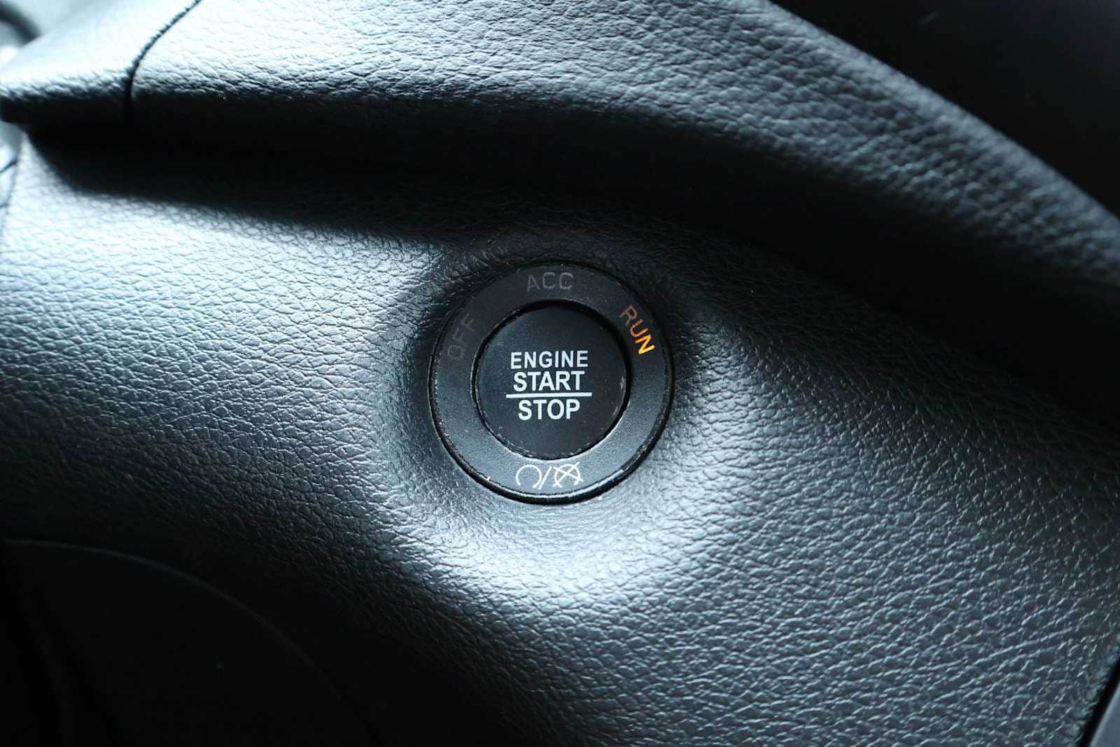 Thumbnail: 2021 Jeep Cherokee - 25