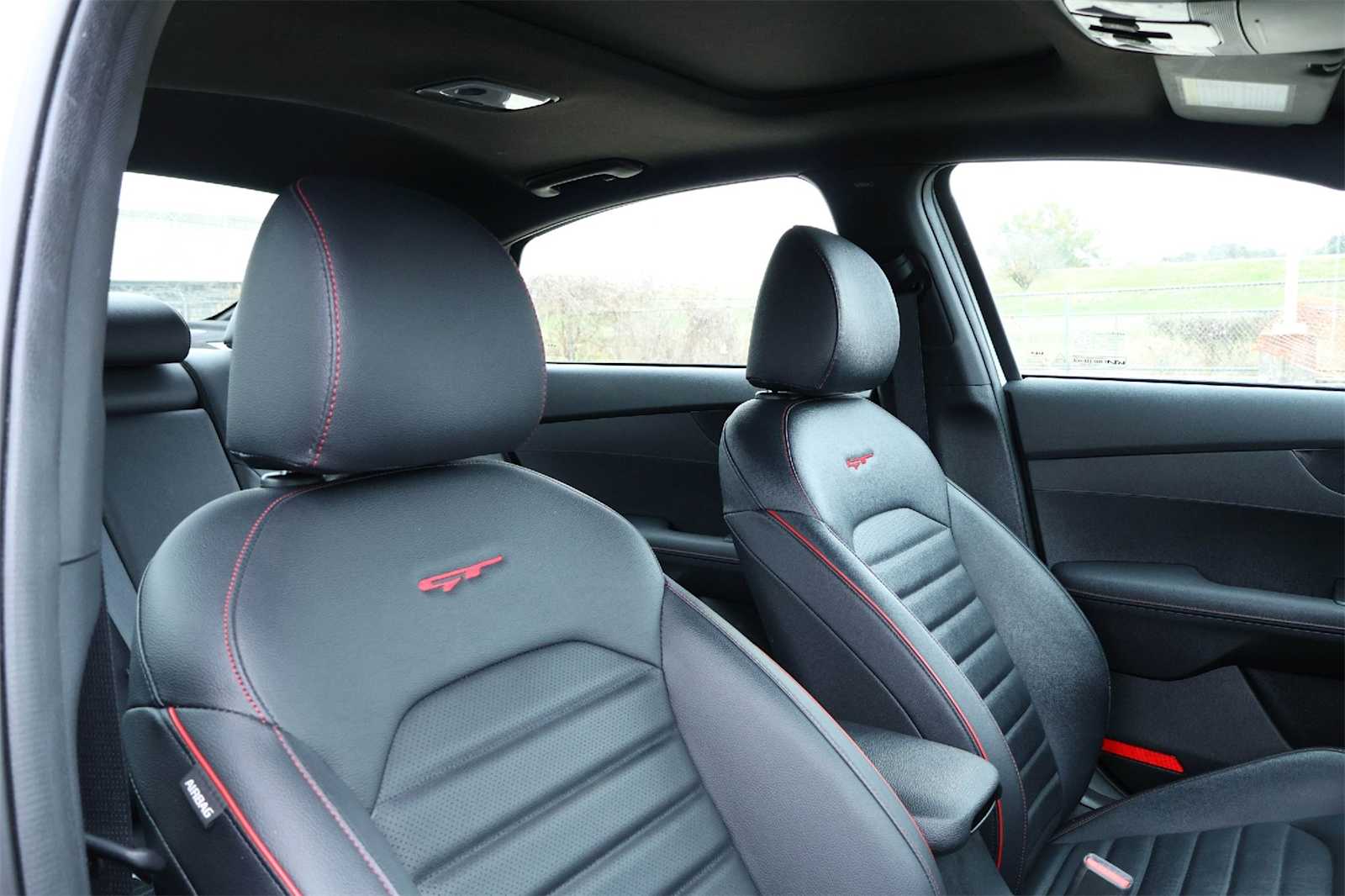 Thumbnail: 2022 Kia Forte - 14